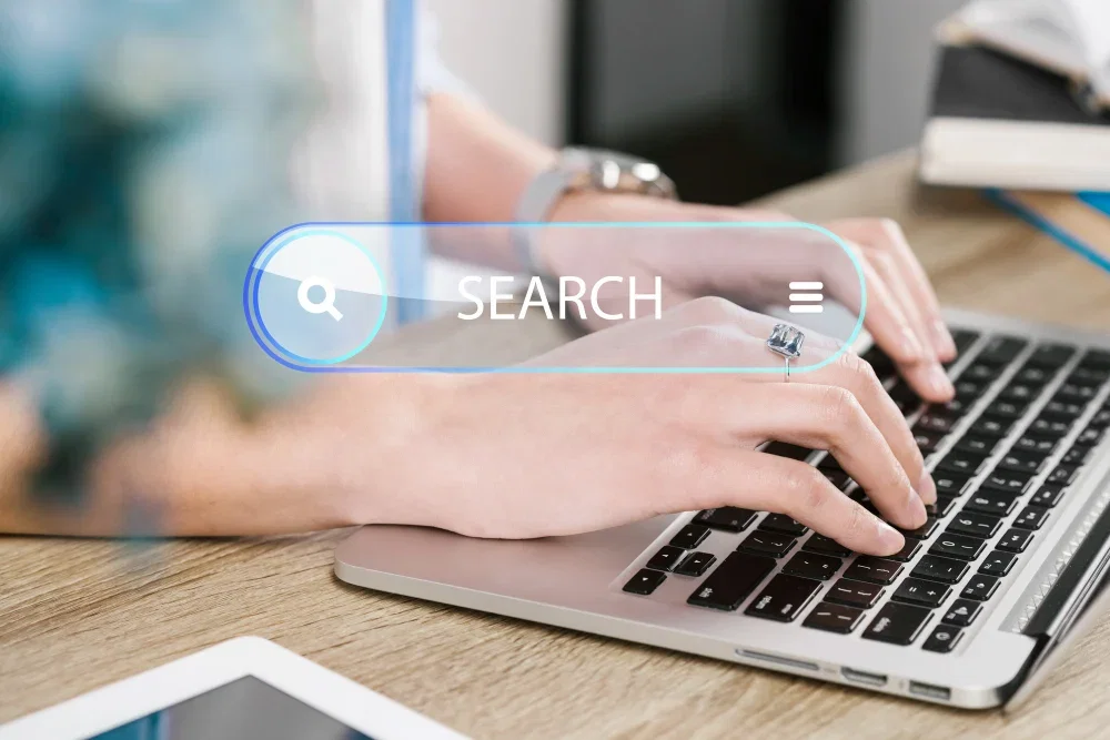 A digital marketing specialist performing semantic keyword clustering and search intent analysis for a B2B industrial website.